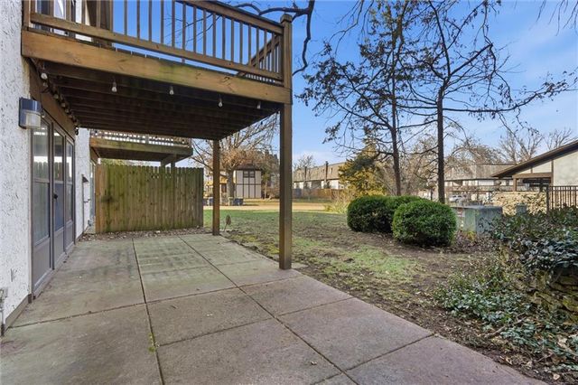 10203 Cedarbrooke Lane, Kansas City, MO 64131