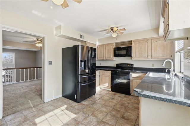 10203 Cedarbrooke Lane, Kansas City, MO 64131