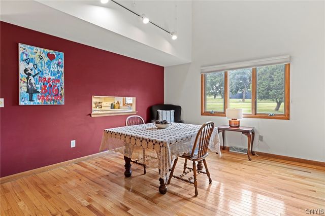202 Weatheridge Drive, Camillus, NY 13031