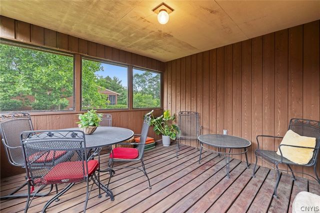 202 Weatheridge Drive, Camillus, NY 13031