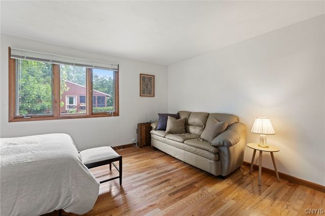 202 Weatheridge Drive, Camillus, NY 13031