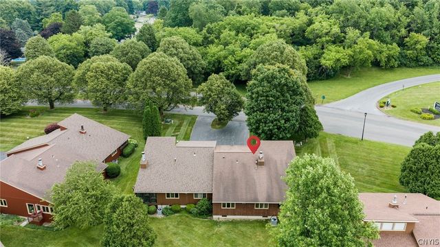 202 Weatheridge Drive, Camillus, NY 13031