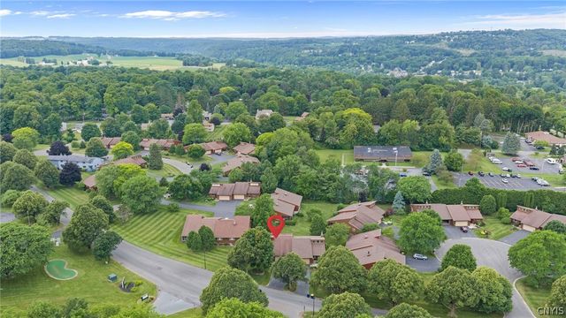 202 Weatheridge Drive, Camillus, NY 13031