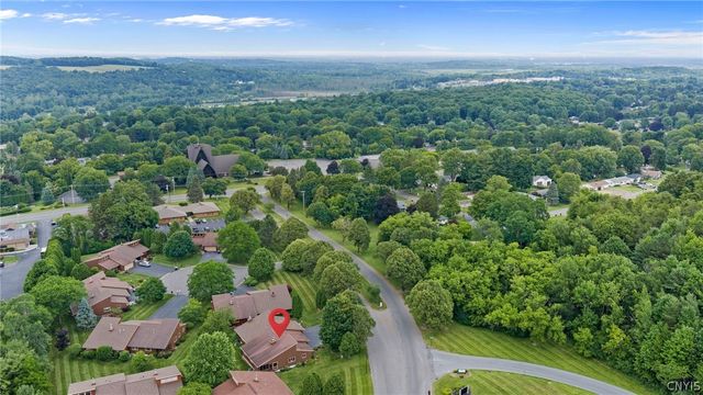 202 Weatheridge Drive, Camillus, NY 13031