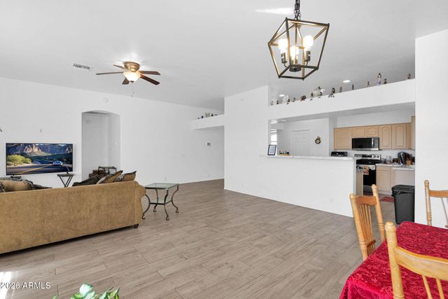 907 E GARY Lane, Phoenix, AZ 85042