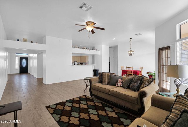 907 E GARY Lane, Phoenix, AZ 85042