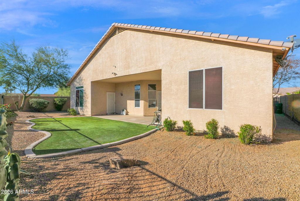 Image 23 of property listing at 907 E GARY Lane, Phoenix, AZ 85042