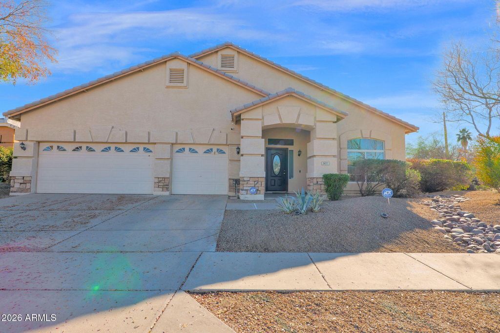 Image 25 of property listing at 907 E GARY Lane, Phoenix, AZ 85042