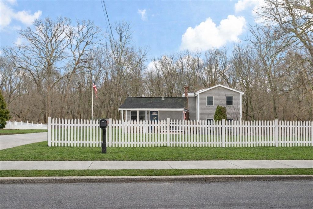 702 Arcade Avenue, Seekonk, MA 02771