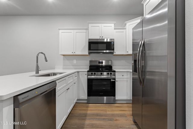 111 Harper Grove Circle, Ocean Springs, MS 39564