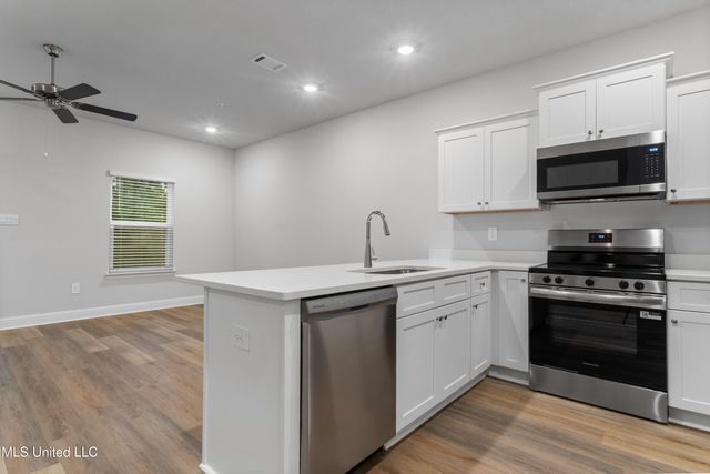 111 Harper Grove Circle, Ocean Springs, MS 39564