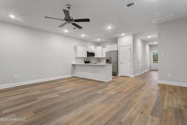 111 Harper Grove Circle, Ocean Springs, MS 39564