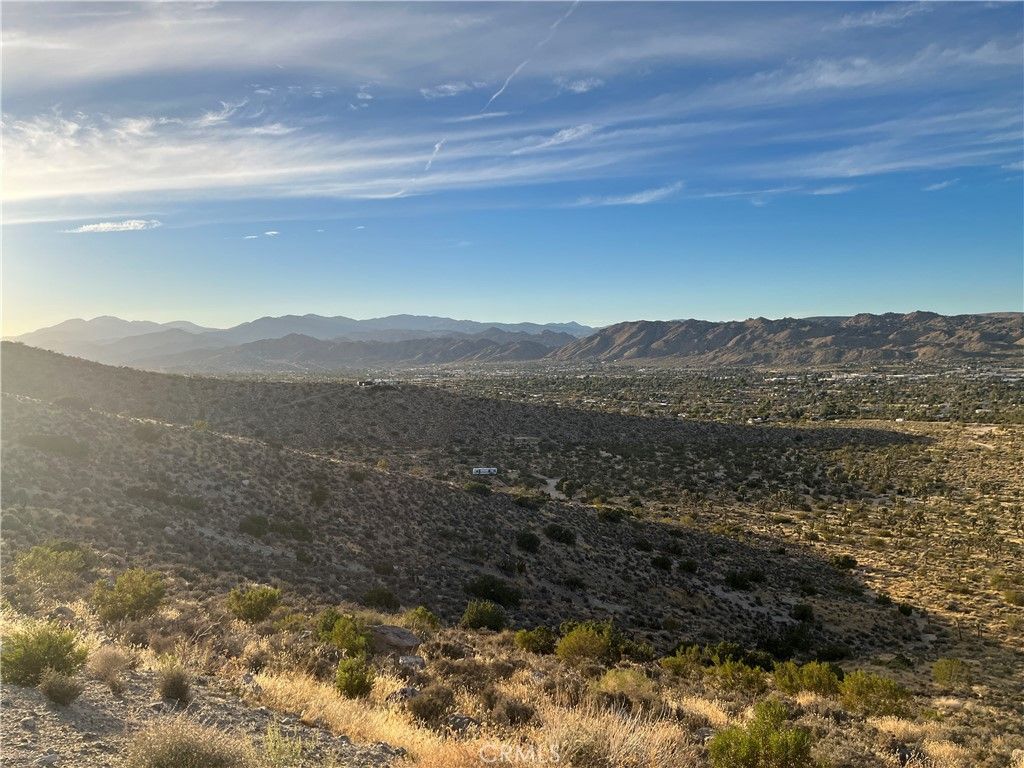 Image 15 of property listing at 57910 Joshua Drive, Yucca Valley, CA 92284