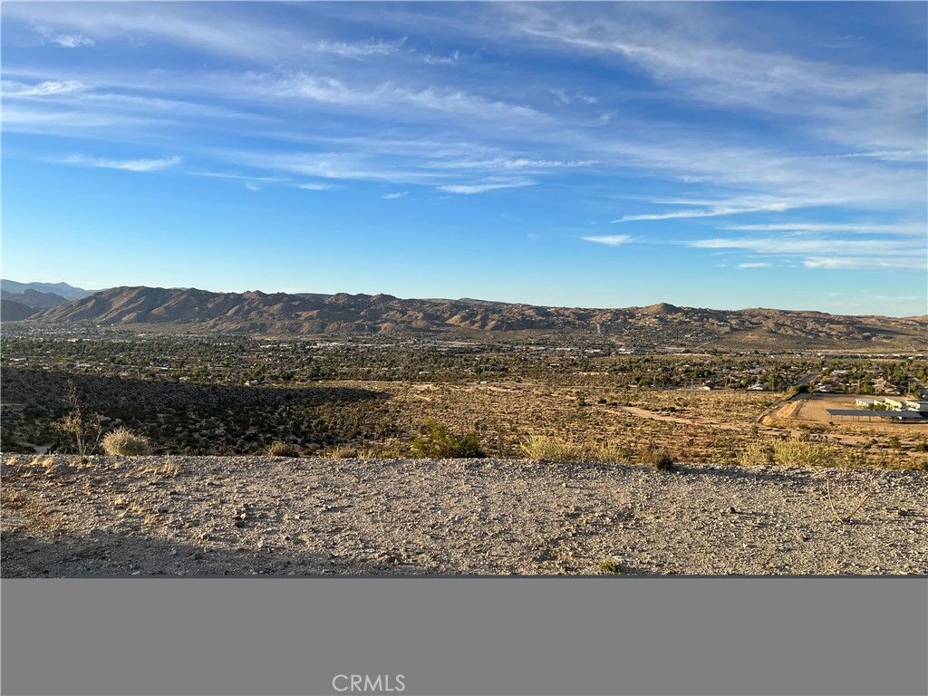 Image 16 of property listing at 57910 Joshua Drive, Yucca Valley, CA 92284