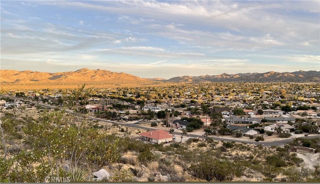 Image 17 of property listing at 57910 Joshua Drive, Yucca Valley, CA 92284
