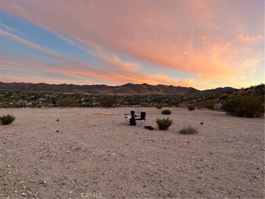 Image 19 of property listing at 57910 Joshua Drive, Yucca Valley, CA 92284