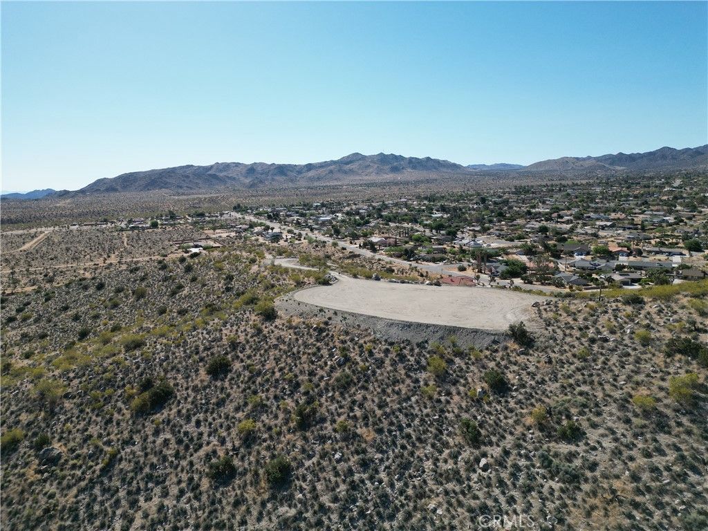 Image 2 of property listing at 57910 Joshua Drive, Yucca Valley, CA 92284