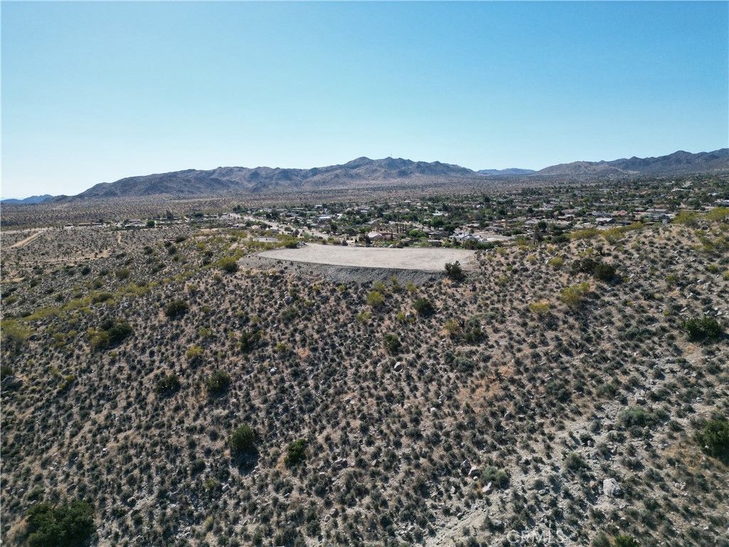 Image 3 of property listing at 57910 Joshua Drive, Yucca Valley, CA 92284