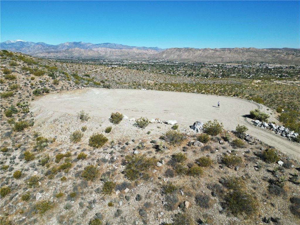 Image 4 of property listing at 57910 Joshua Drive, Yucca Valley, CA 92284