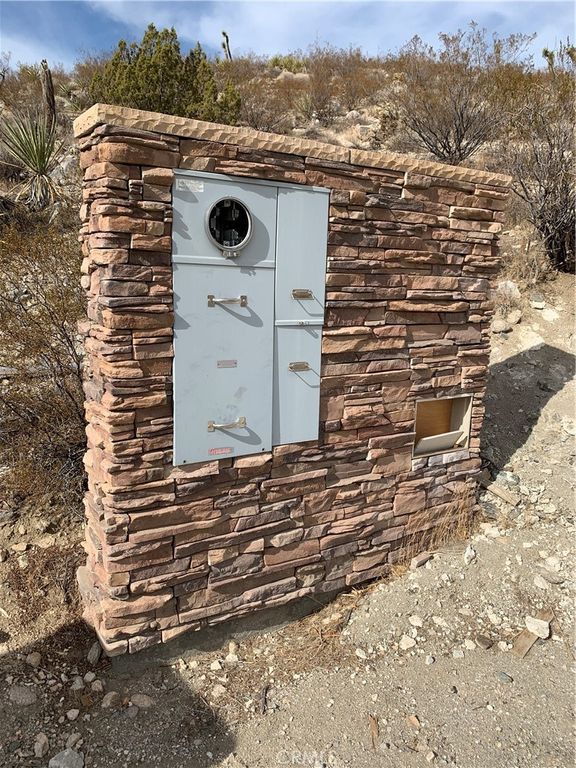 Image 9 of property listing at 57910 Joshua Drive, Yucca Valley, CA 92284
