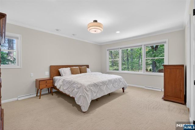 25 Cottontail Trail, Upper Saddle River, NJ 07458