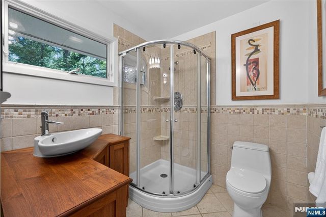 25 Cottontail Trail, Upper Saddle River, NJ 07458