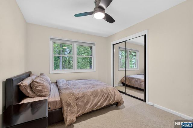 25 Cottontail Trail, Upper Saddle River, NJ 07458