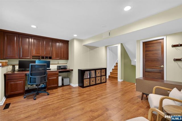 25 Cottontail Trail, Upper Saddle River, NJ 07458