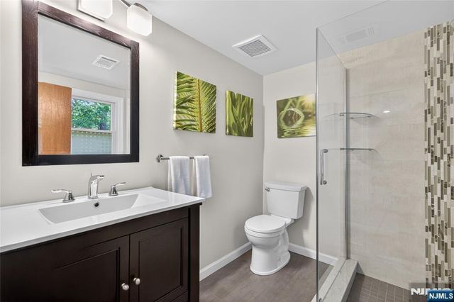25 Cottontail Trail, Upper Saddle River, NJ 07458