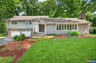 25 Cottontail Trail, Upper Saddle River, NJ 07458