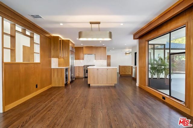5015 W 8TH Street, Los Angeles, CA 90005