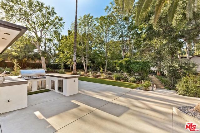 5015 W 8TH Street, Los Angeles, CA 90005