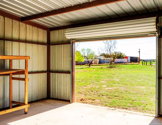 1980 County Road 361, La Vernia, TX 78121
