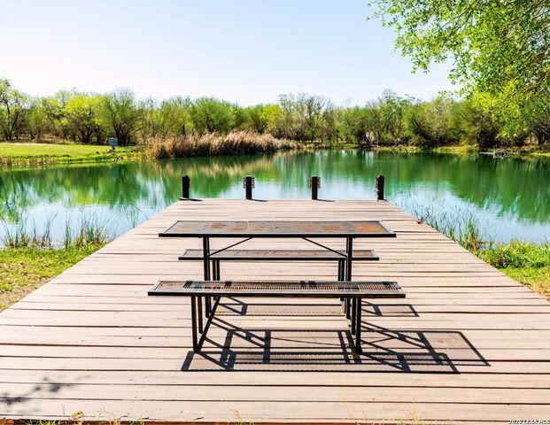 1980 County Road 361, La Vernia, TX 78121