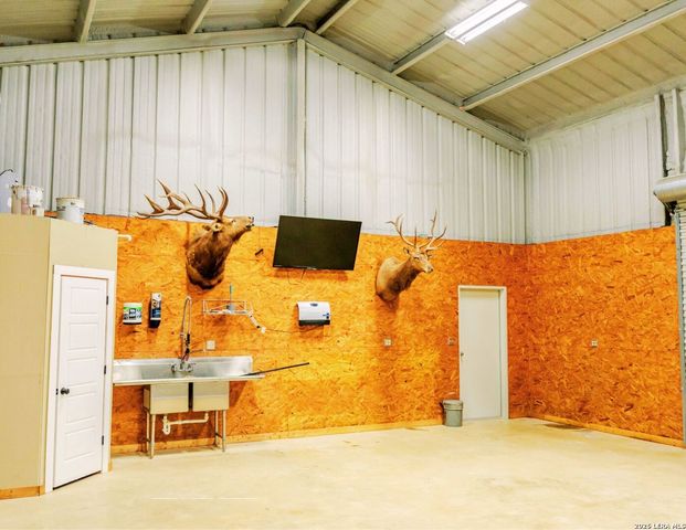 1980 County Road 361, La Vernia, TX 78121