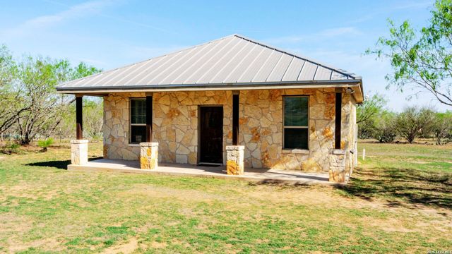 1980 County Road 361, La Vernia, TX 78121