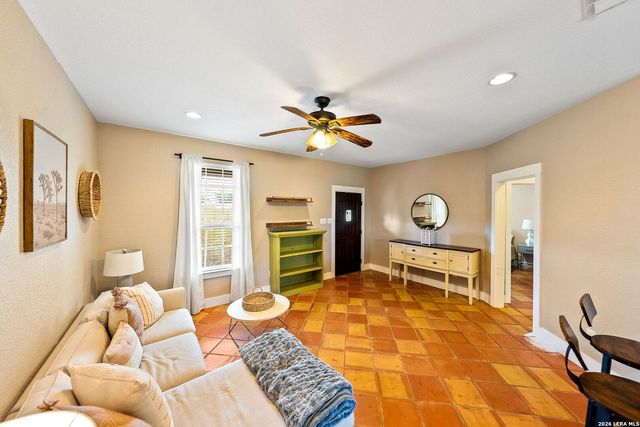 1980 County Road 361, La Vernia, TX 78121