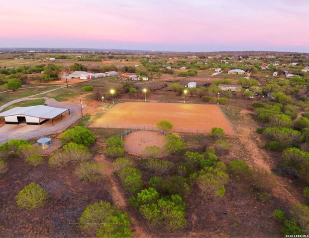 1980 County Road 361, La Vernia, TX 78121