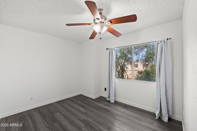4627 E SOUTHGATE Avenue, Phoenix, AZ 85040