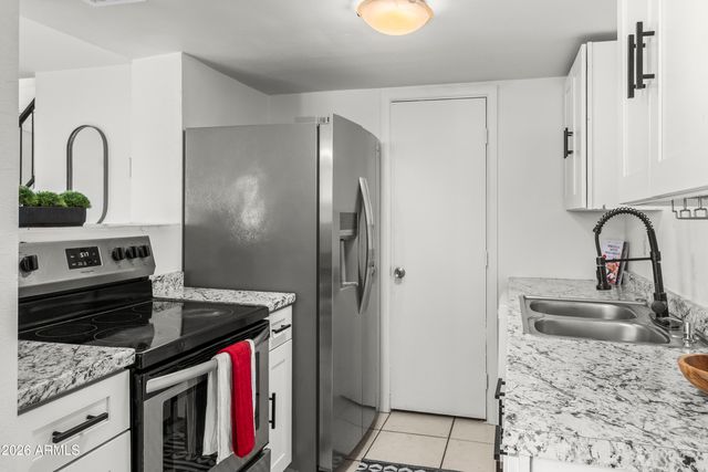 4627 E SOUTHGATE Avenue, Phoenix, AZ 85040