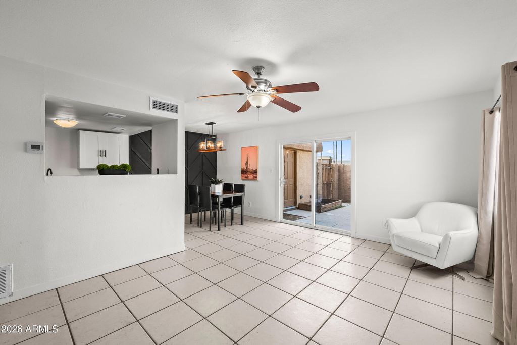 4627 E SOUTHGATE Avenue, Phoenix, AZ 85040 — photo 2
