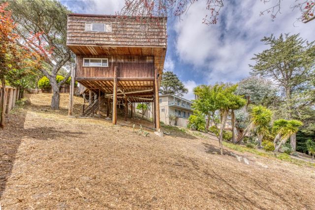 17 Via Castanada, Monterey, CA 93940