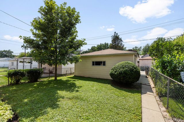 4230 Maple Avenue, Brookfield, IL 60513