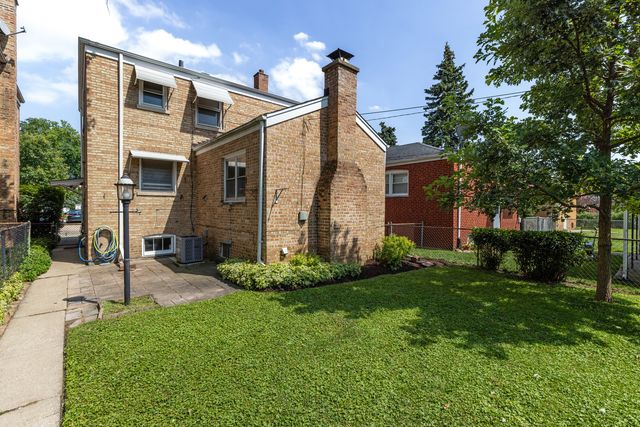 4230 Maple Avenue, Brookfield, IL 60513