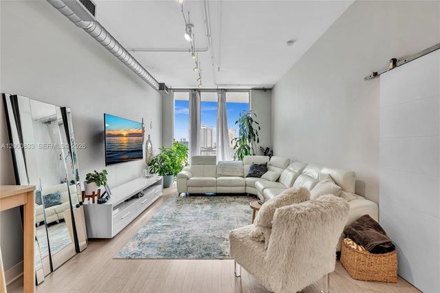 3029 NE 188th St 721, Aventura, FL 33180