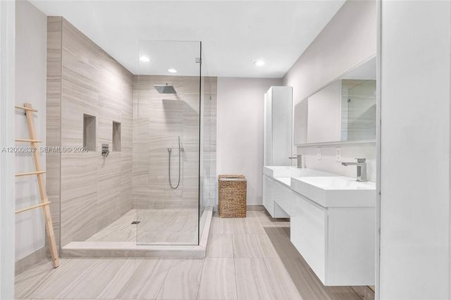 3029 NE 188th St 721, Aventura, FL 33180