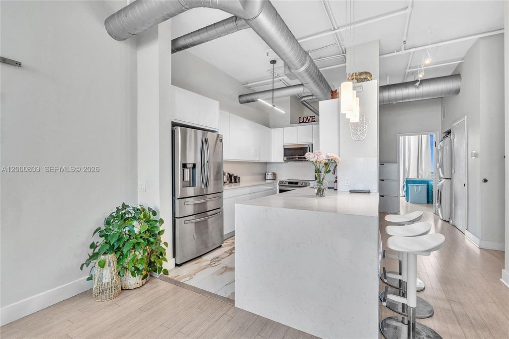 3029 NE 188th St 721, Aventura, FL 33180