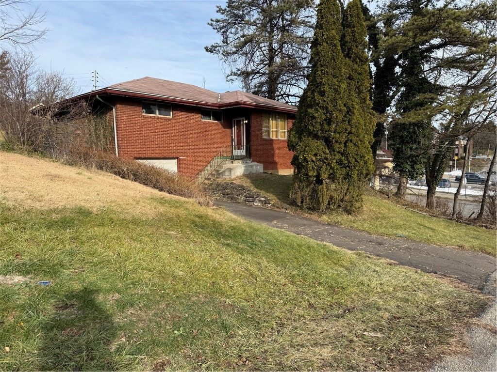 3015 Maryland Ave, N Versailles, PA 15137