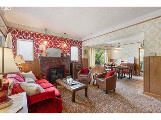 5825 Ne EVERETT St, Portland, OR 97213