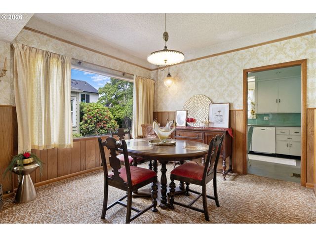 5825 Ne EVERETT St, Portland, OR 97213